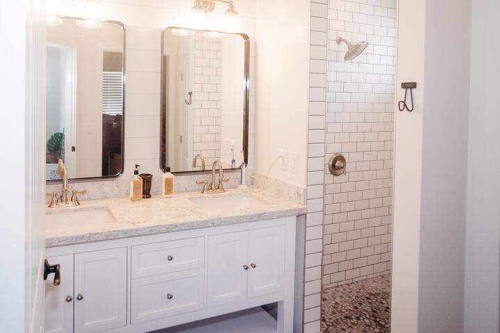 Farm House / Golf & Secluded Beach! gallery image 5