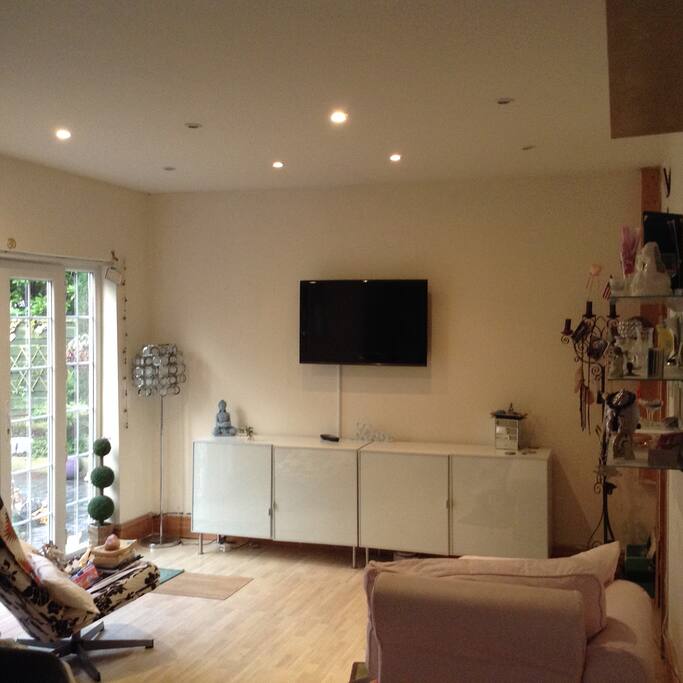 Large flat screen. Sky TV.