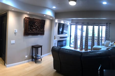 Fully Remodeled 1 bedroom, 2 baths, sleeps 4