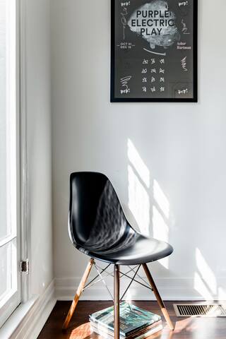 Explore Silver Lake from a Charming Bungalow gallery image 5