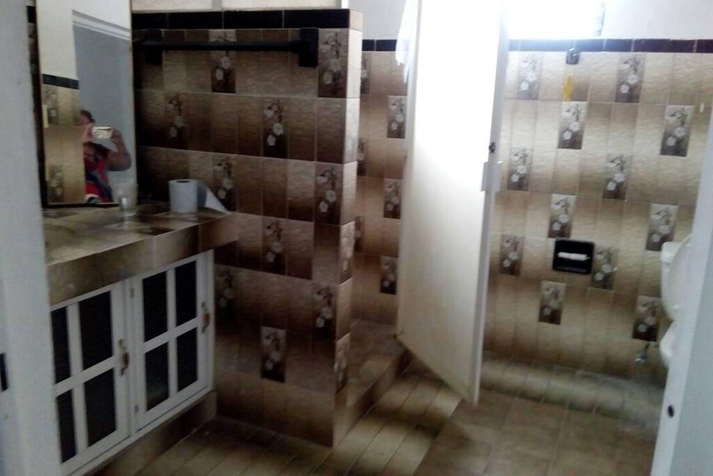 baño compartido planta alta