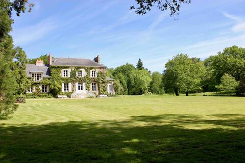 Charming country house, swimming pool, Nantes