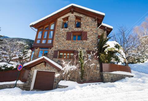 SUPERB CHALET IN LA MASSANA