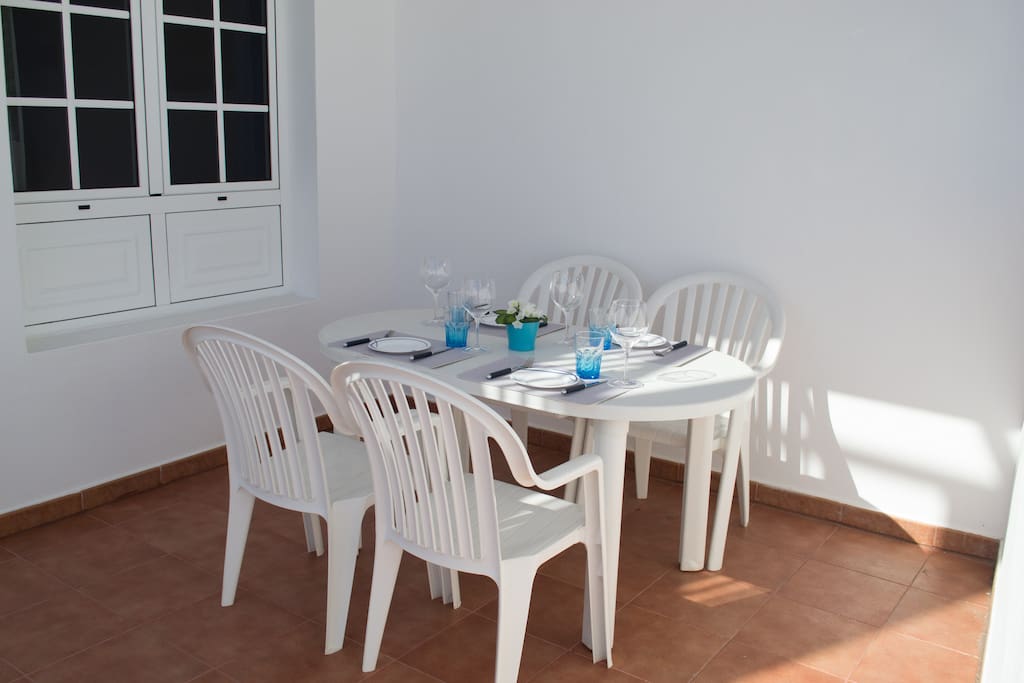 Comedor en la terraza privada