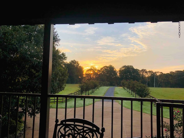 Hitching Post Manor Farm stays for Rent in Panola County, Mississippi