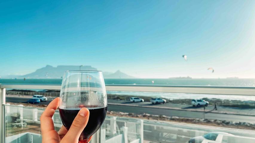 The Yellow Bench on Beach Boulevard