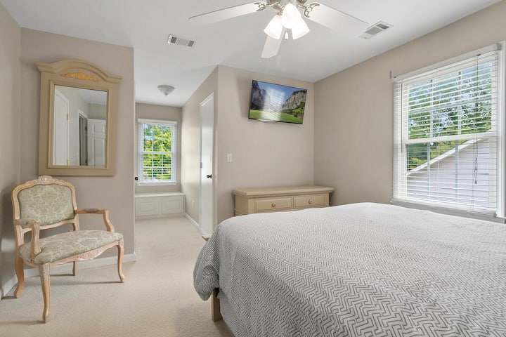 Спалня за гости 4 - двойно легло с 43 - инчов  смарт телевизор