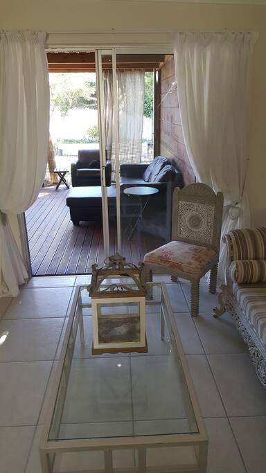 lounge to deck