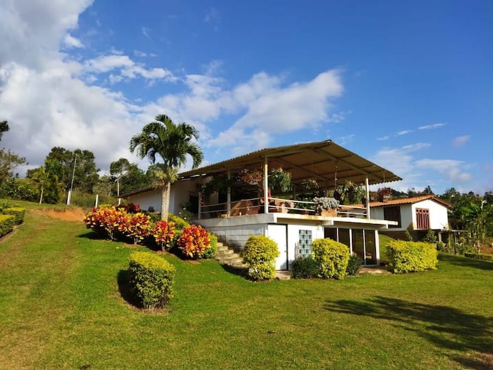Nice river cabin, swimming pool, flora and fauna