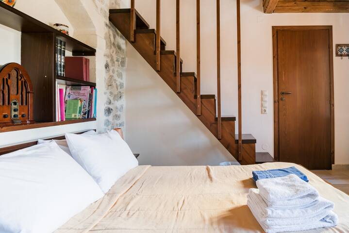 Amari Villas, a Retreat with Pool in Delightful Amari Valley gallery image 5