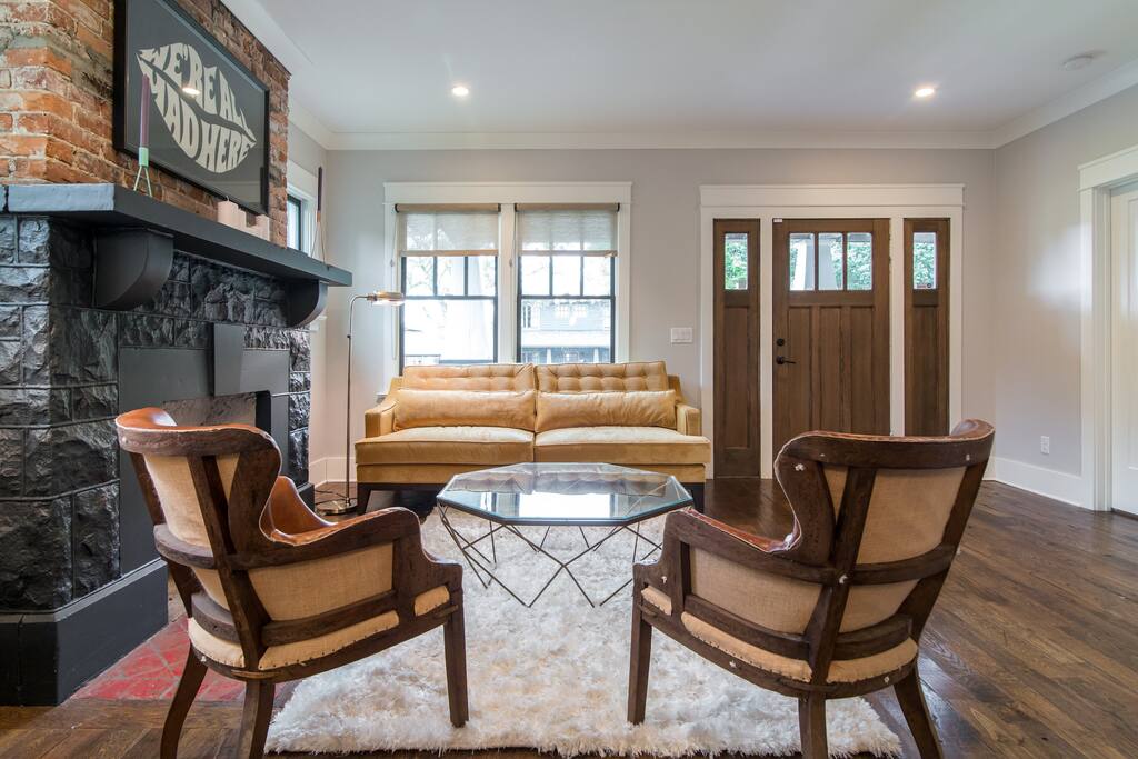 Living Room, great room to hang and listen to our vinyl collection