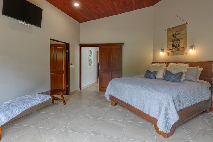 Suite principal con cama tamaño king
