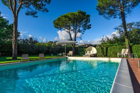 Charming villa with pool.