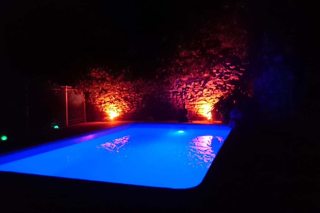 piscine de nuit