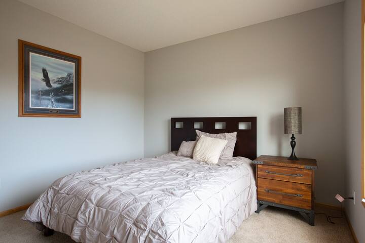 Diamond at the Pointe gallery image 4