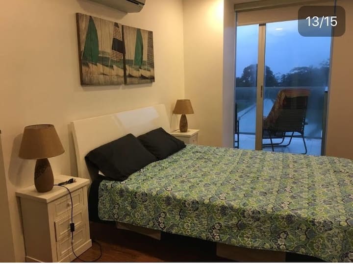 Стая с двойно легло queen size