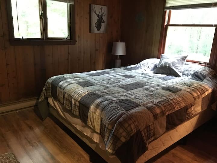 Cabin close to skiing, hiking and biking trails. Cabins for Rent in