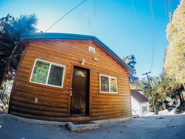 Rimforest  CA, A Very Nice Cabin