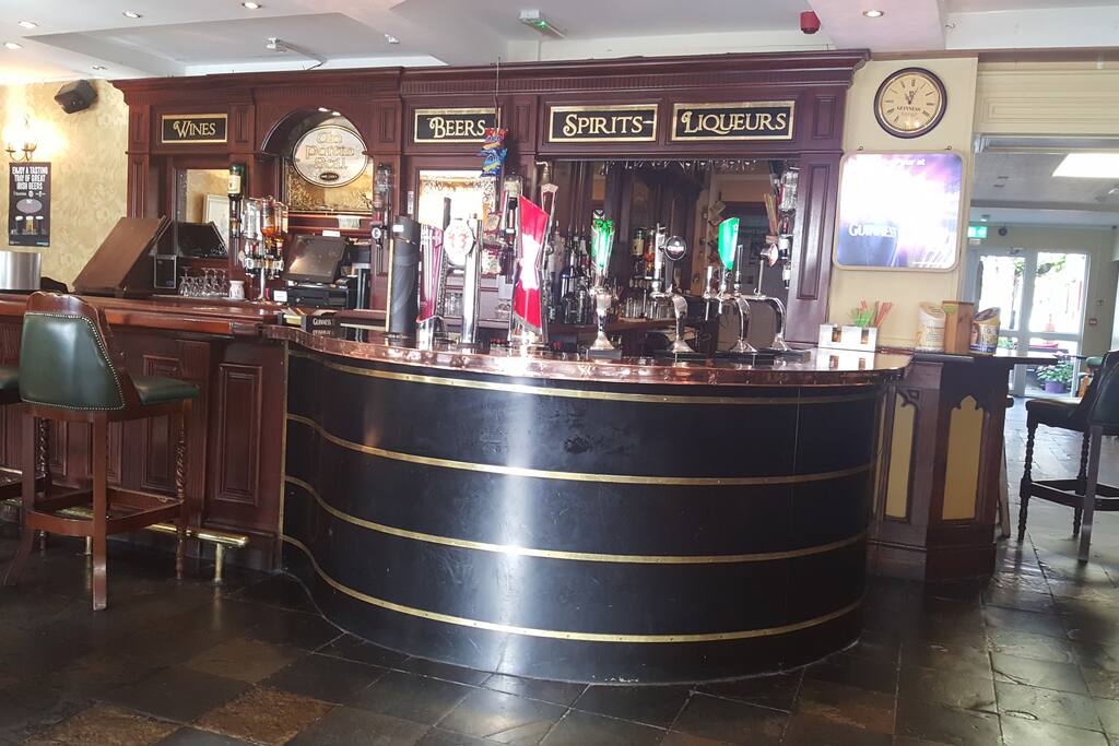 Bar - An Poitin Still
