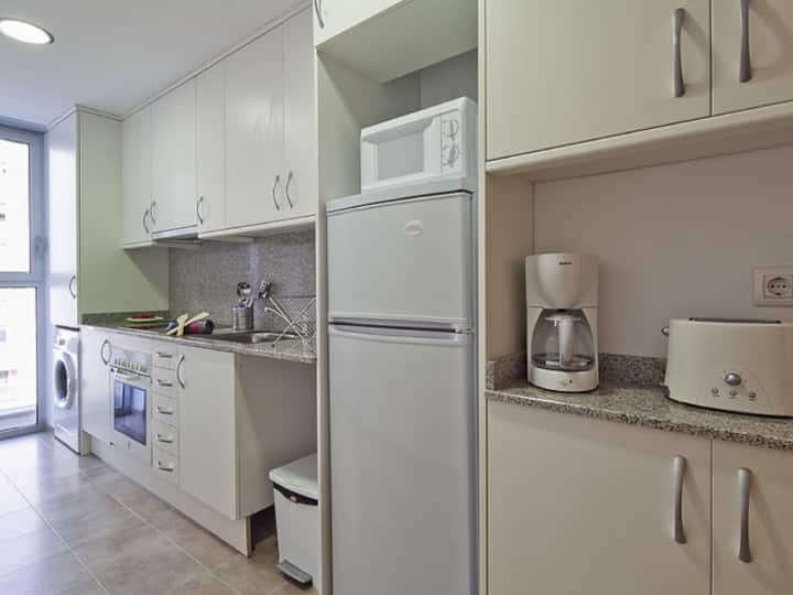 Chs4x2b Large Groupflat Ramblas-fira Barcelona - Barcelona