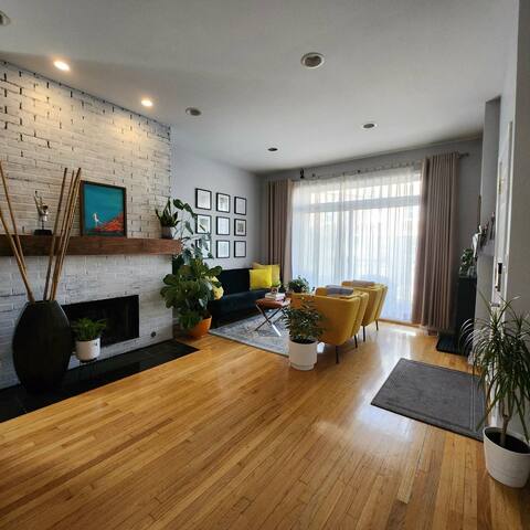 2 Fl Condo- 5 BedR-5 bathR sleep 16 near downtown gallery image 4