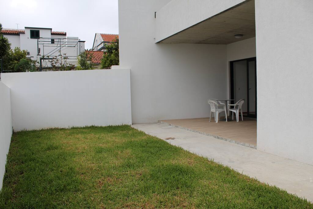 Vista exterior do quintal e