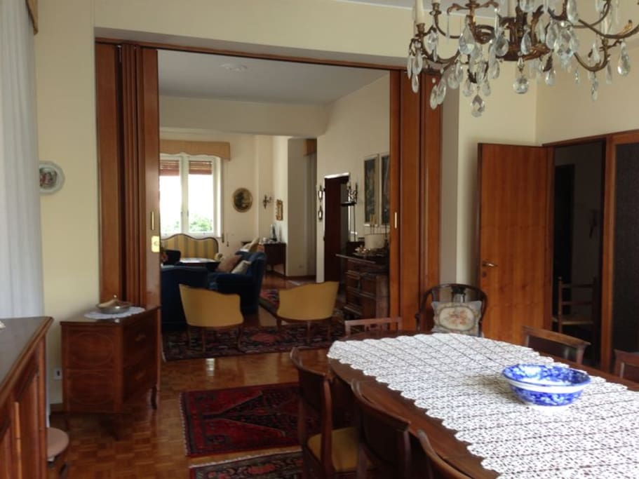 La sala da pranzo, e il salotto