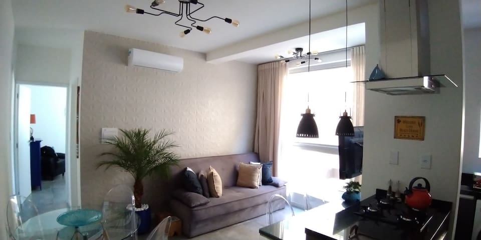 Apto de praia aconchegante e próximo  do mar.