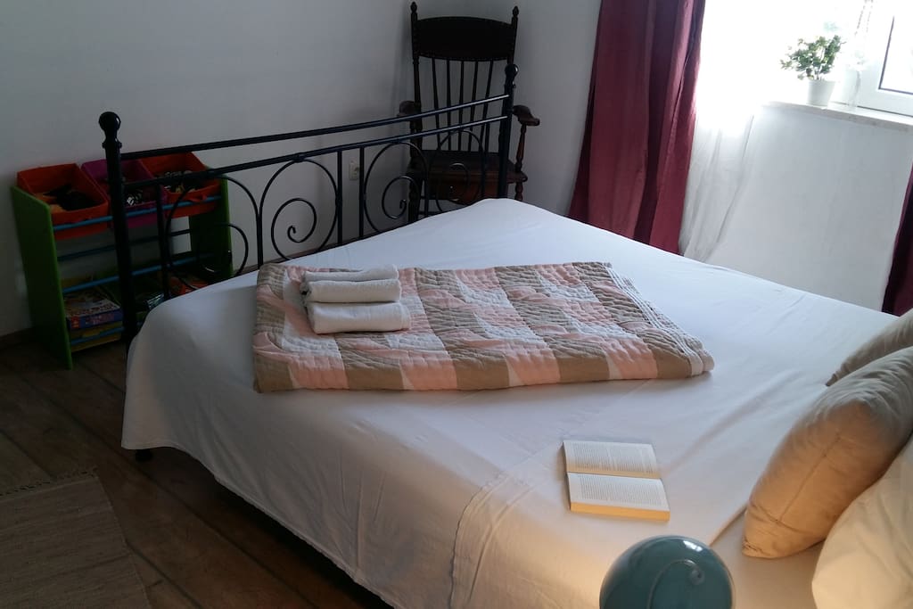 Bedview from the door entry