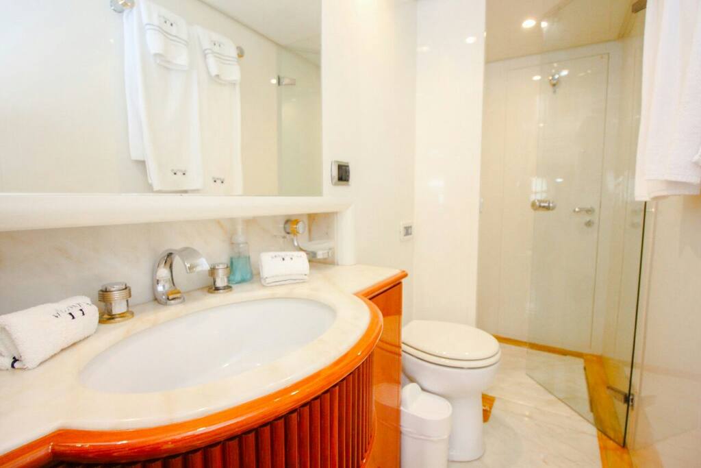 Bathroom for main salon