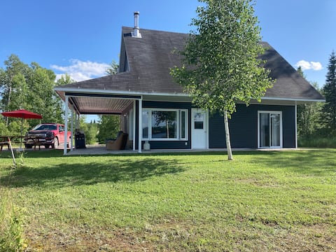 Cozy waterfront cottage