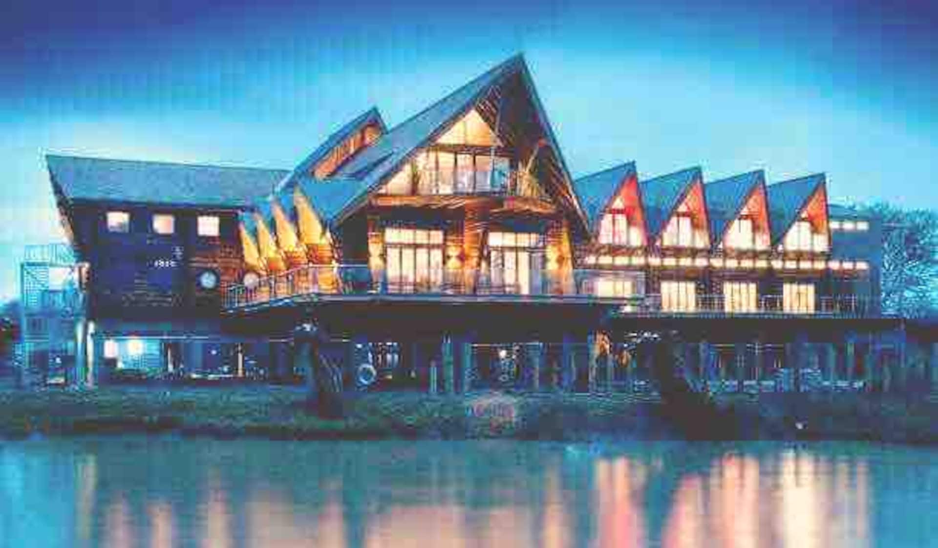 Luxury Stratford-upon-Avon riverside retreat