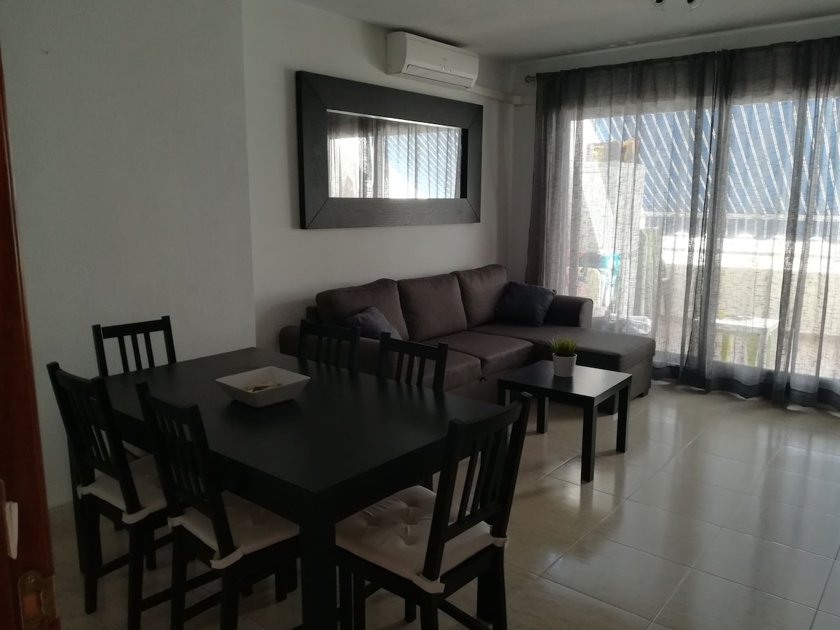 Top Airbnb: Beachfront apartment in Rincon de la Victoria in Rincón De La Victoria
