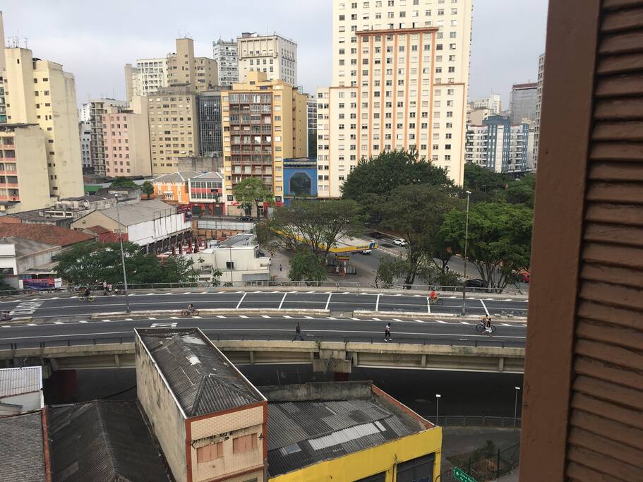 Foto lado direito 300 metros metro republica.