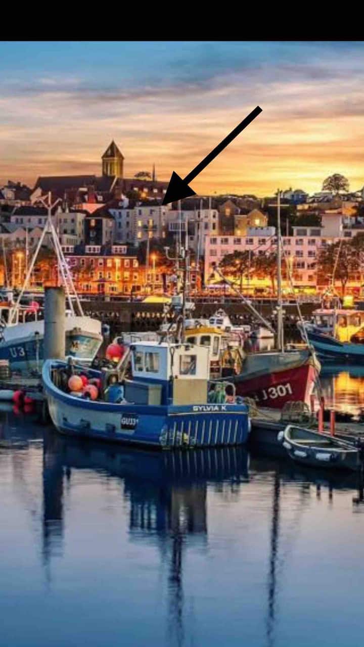 3bed penthouse apartment in St. Peter Port Apartments for Rent in