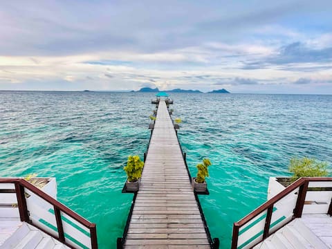 Maglami Waterhouse (Oceanview room 2 to 3 person)