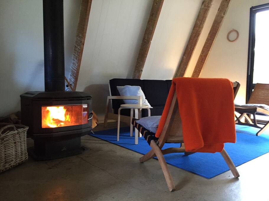 Cosy fire, very easy to light with everything supplied.