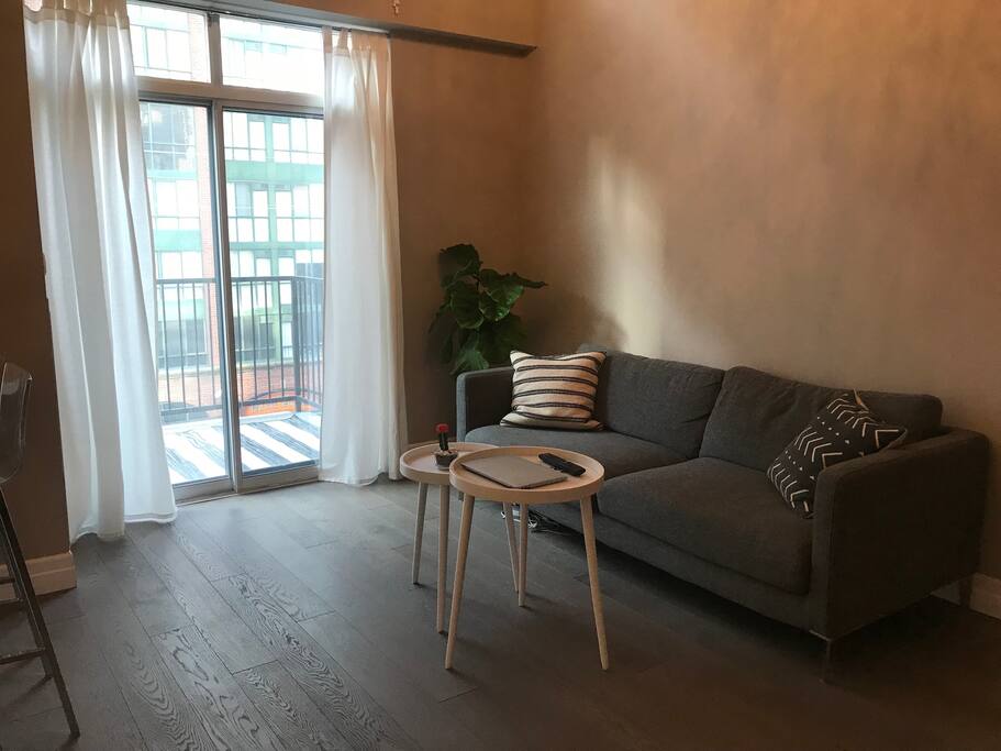 Spacious living room