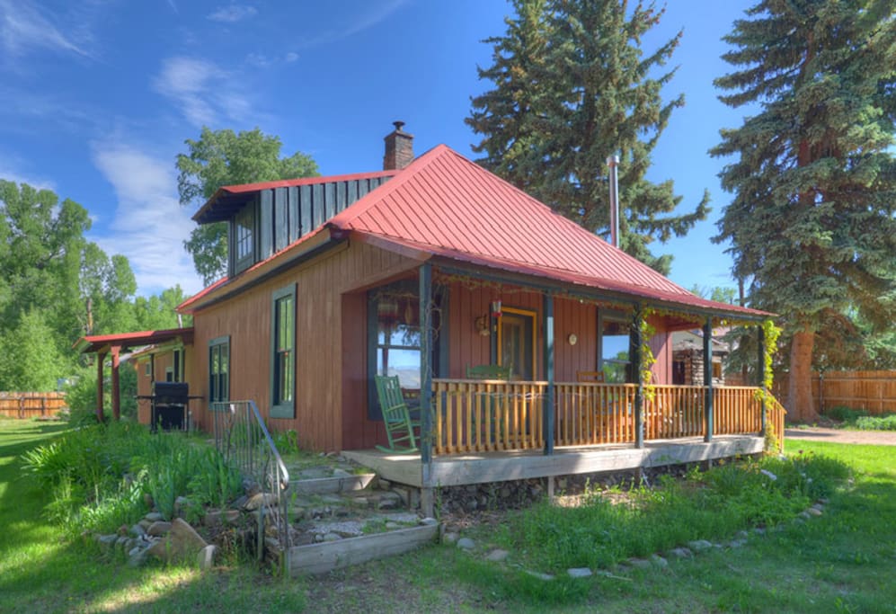 Durango Hesperus Colorado vacation rental Cranberry Cottage Riverside Cabin front of home