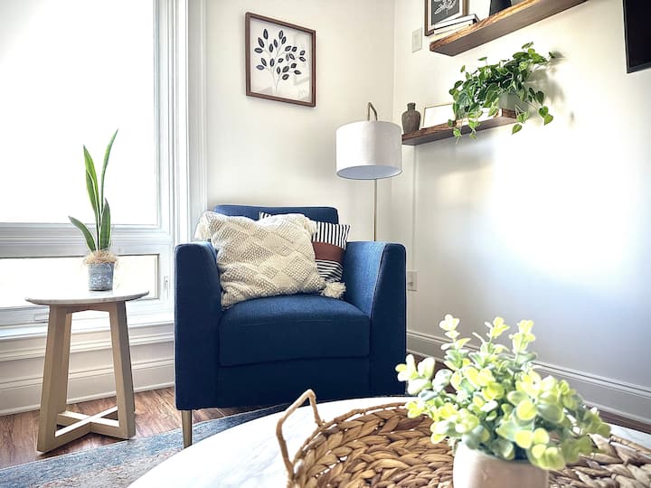 Steps To Broadway, Free Parkin, Pool, Pet Friendly - Nashville, TN