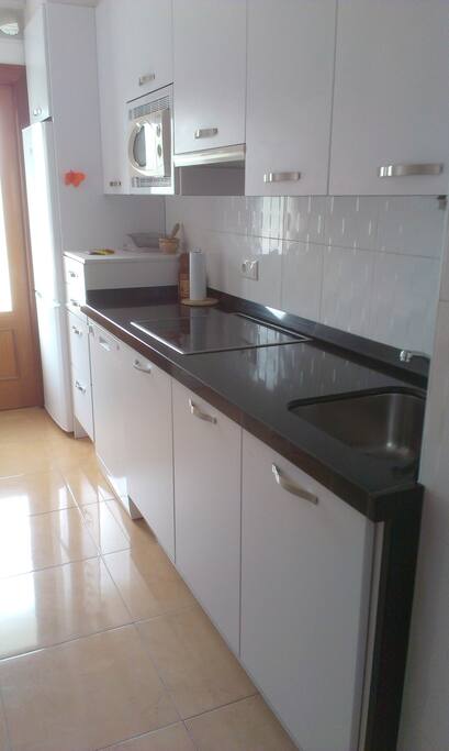 LAVADORA, LAVAVAJILLAS, MICROONDAS, PLACA VITROCERAMICA, FRIGRORIFICO...