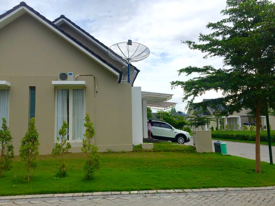 Right Side of The House