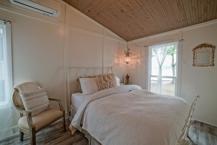 Queen Bedroom in Glass House has beach view