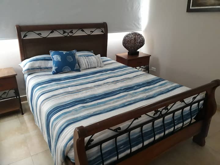 Main bedroom queen bed