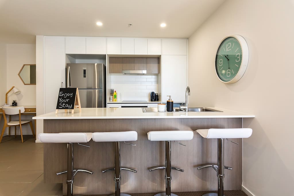 Extra Large 1 bedroom in Newstead | City Skyline View