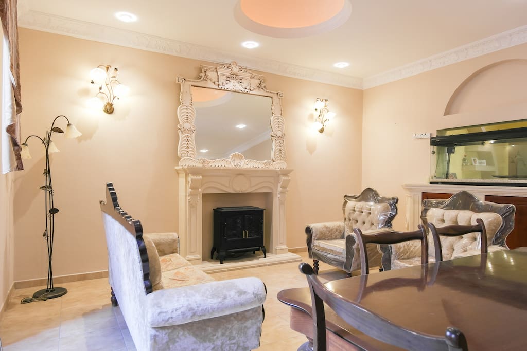 Comfortable lounge and dining room
