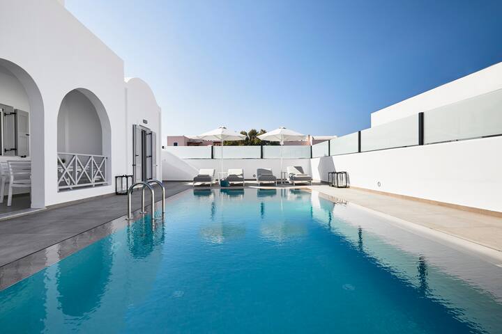 Tramonto Villa with private pool gallery image 2