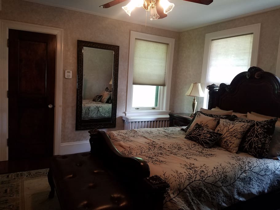 Master bedroom - picture 2