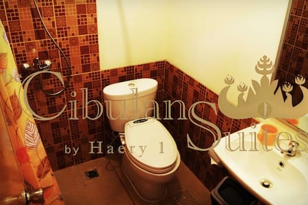 Cibulan Suites Guest House - Cisarua - Bed & Breakfast