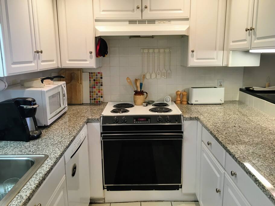 Full kitchen